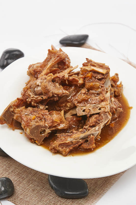 家常酱炖牛筋头巴脑图片