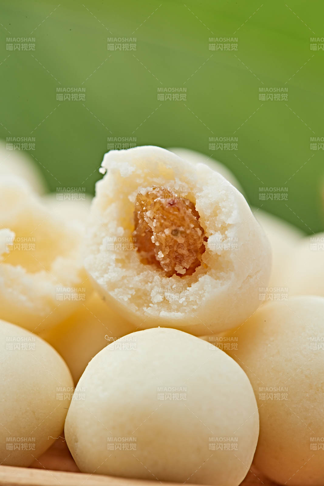 浓香甜美滋味浓郁的蒙族牛奶制品特写图片