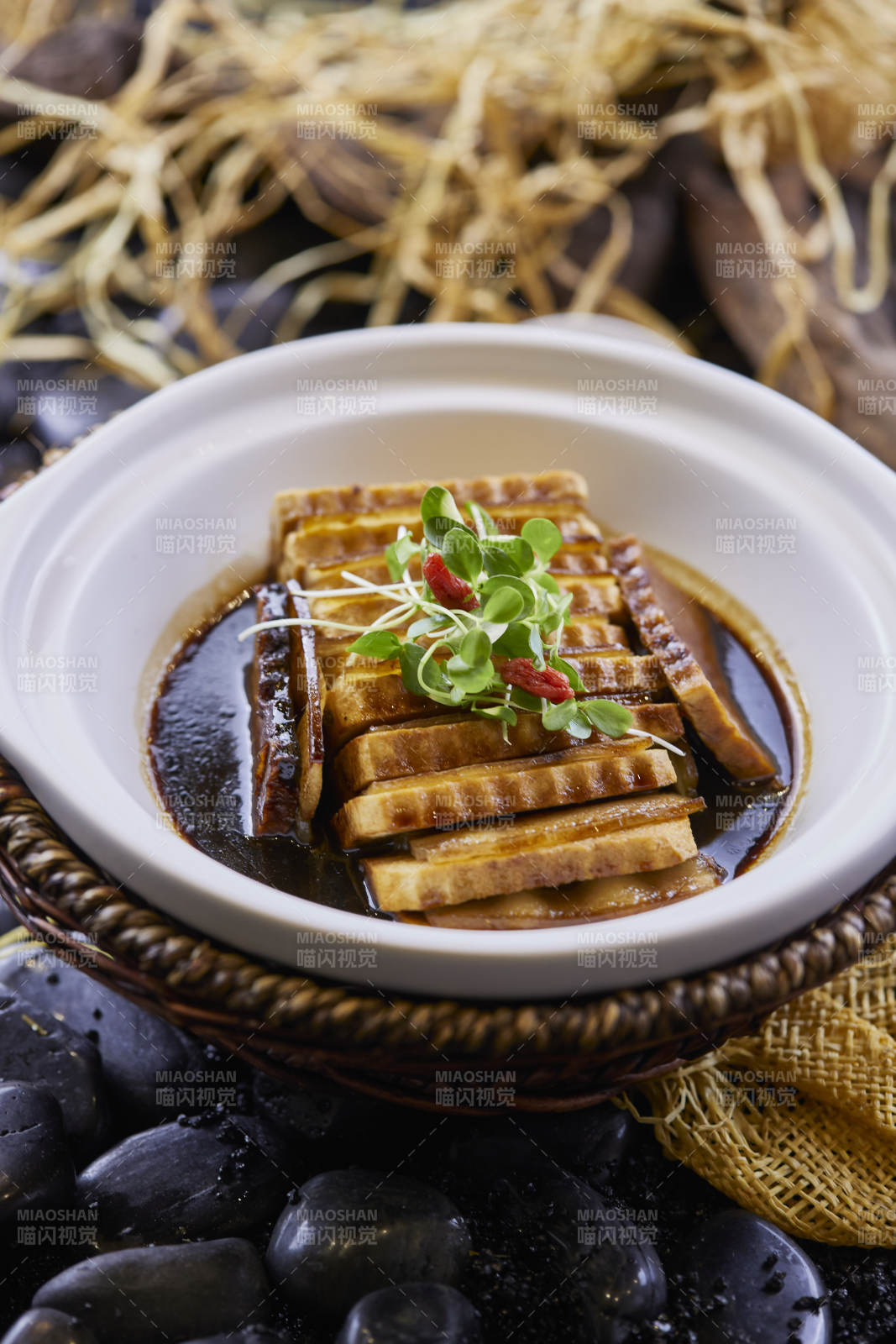 砂锅荔浦芋头蒸咸肉图片