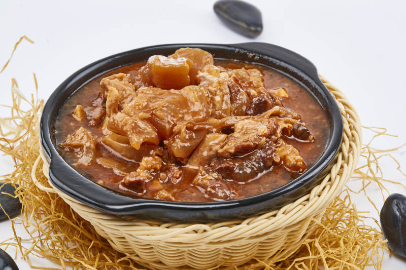 家常酱炖牛筋头巴脑图片