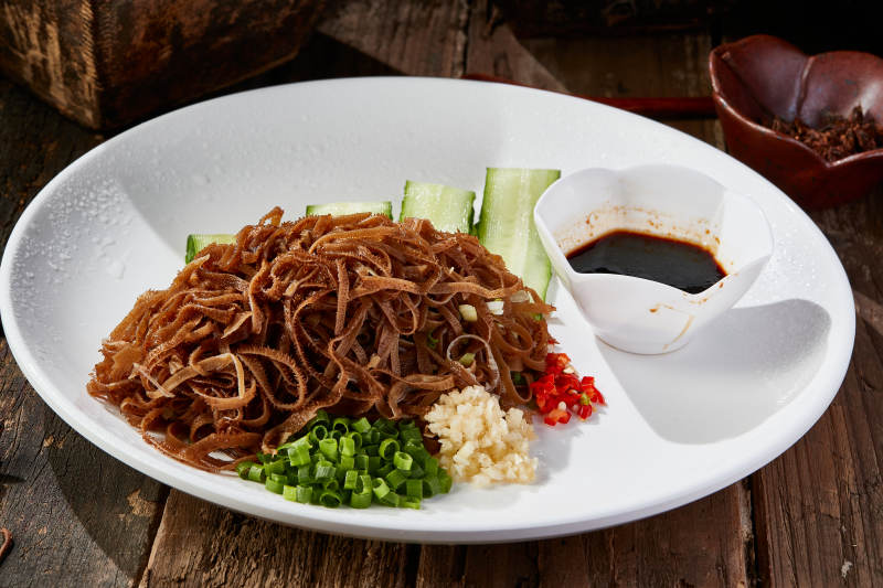 蘸汁卤味毛肚丝图片