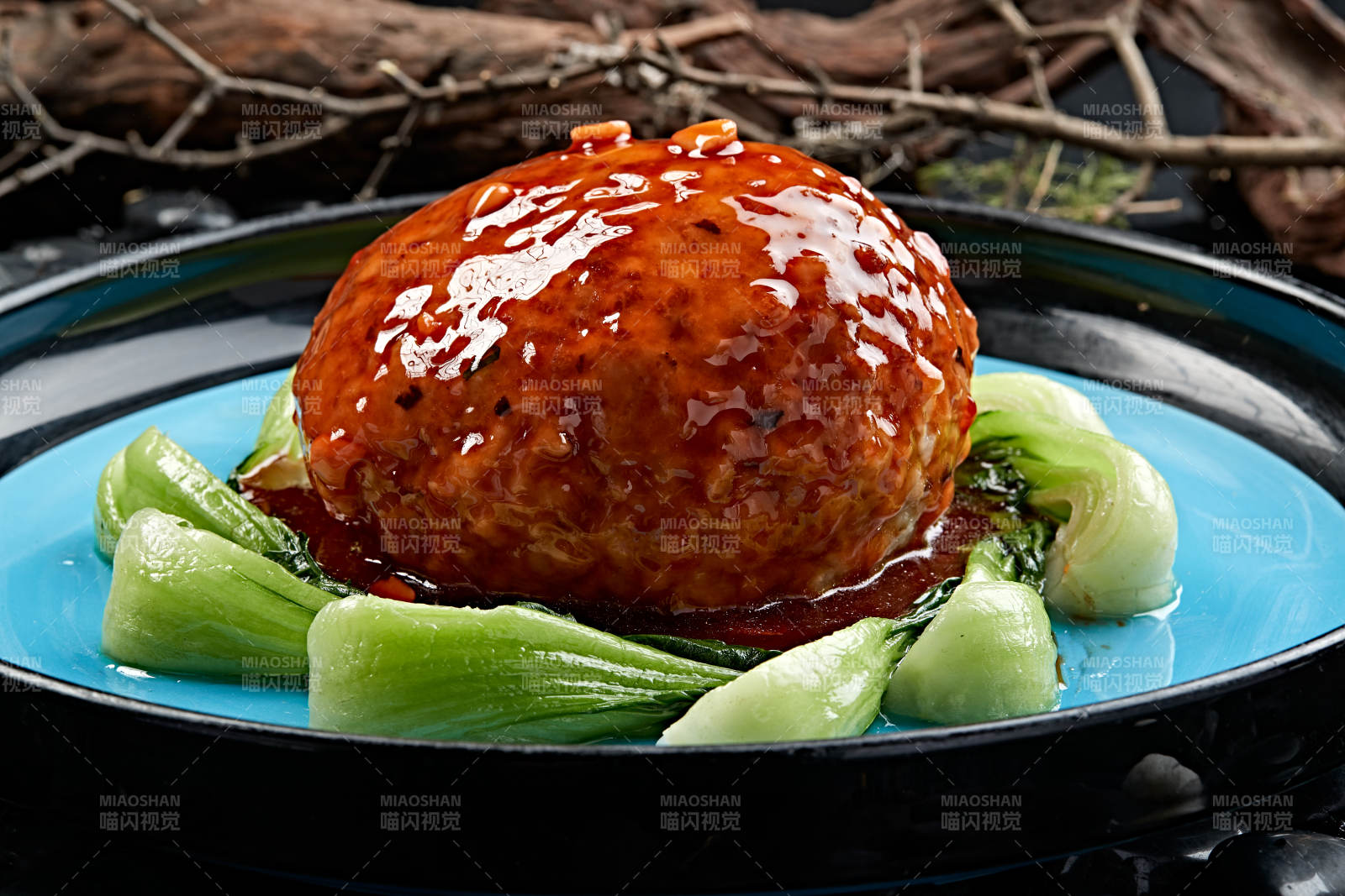 沧州名菜红烧铁狮子头图片