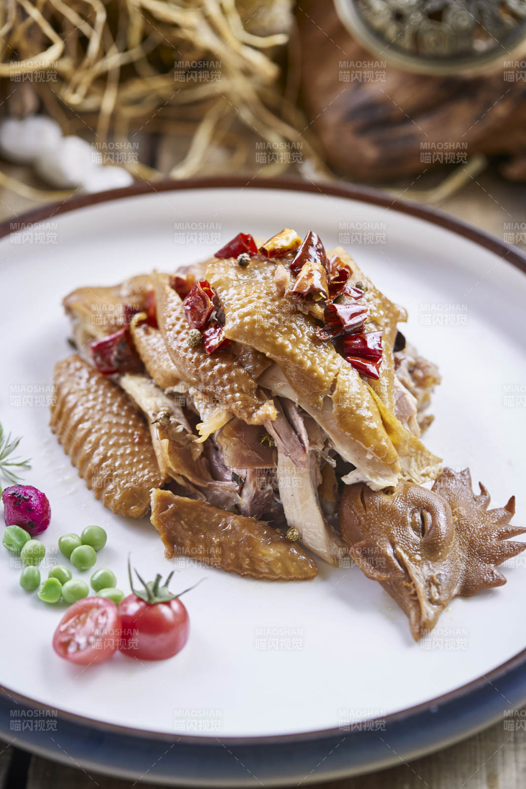 手撕卤味北京油鸡半只图片