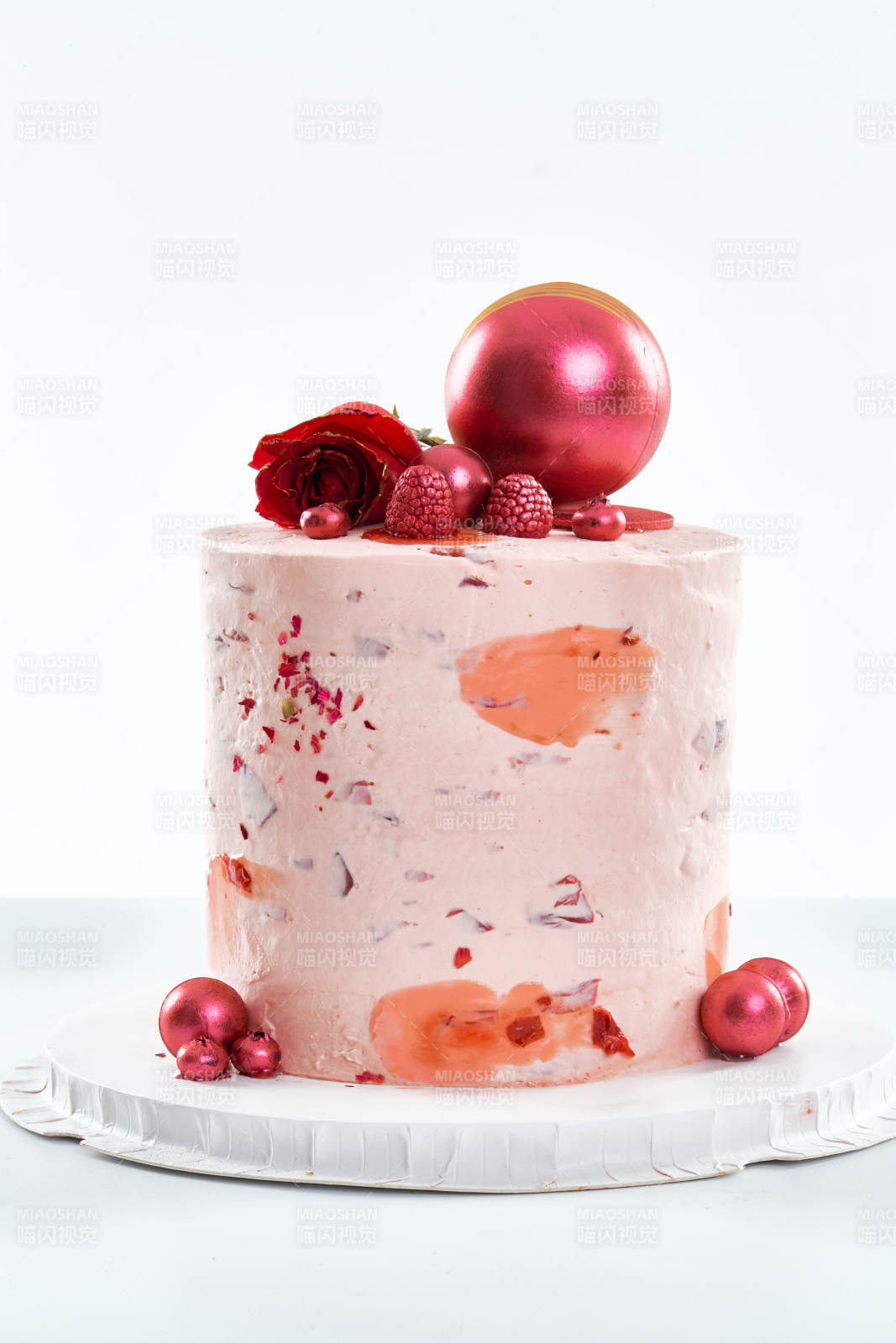 罗马的秘密玫瑰香味乳脂鲜奶婚礼蛋糕图片