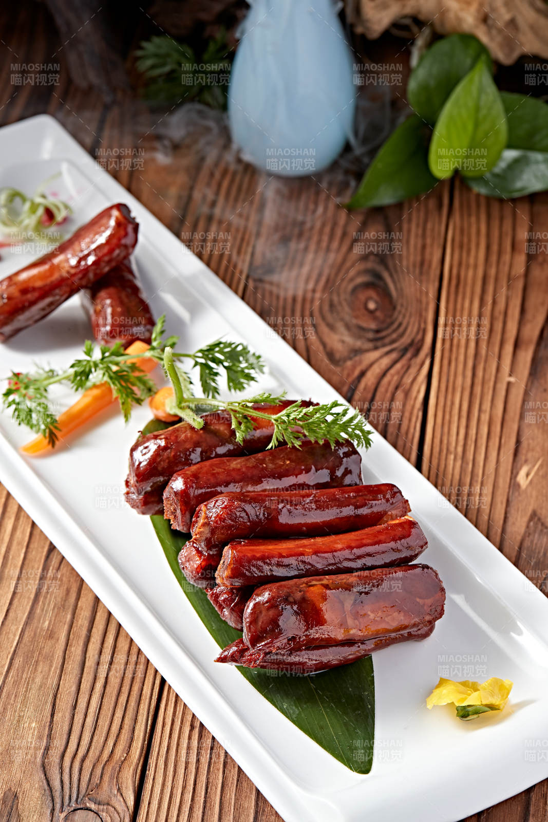 酱香肠衣猪肋排图片