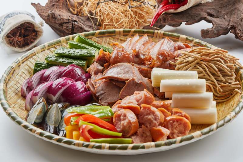 竹制笸箩装的农家大丰收图片