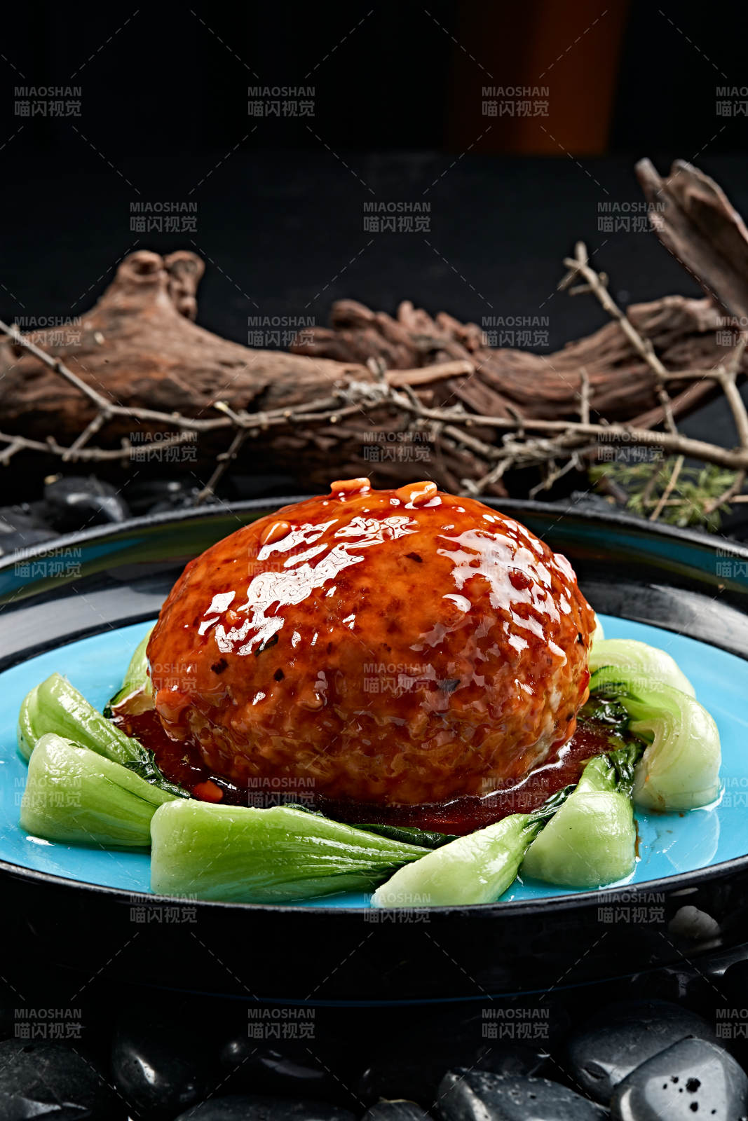 沧州名菜红烧铁狮子头图片