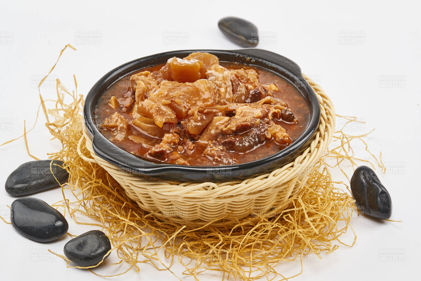 家常酱炖牛筋头巴脑图片