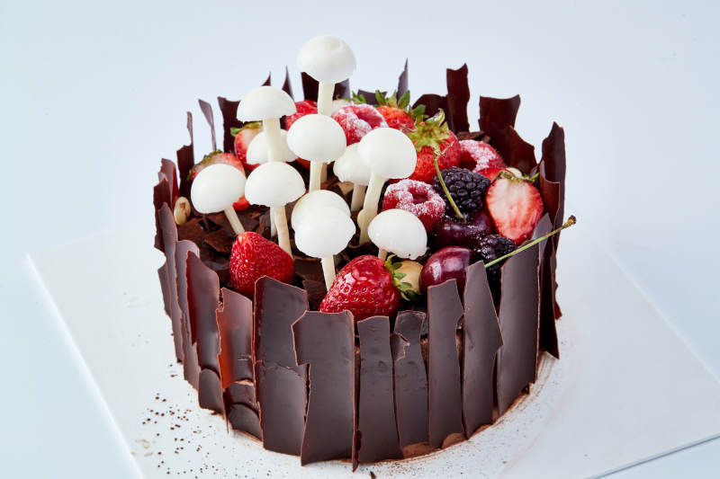 法式鲜果浓香黑森林巧克力生日蛋糕图片