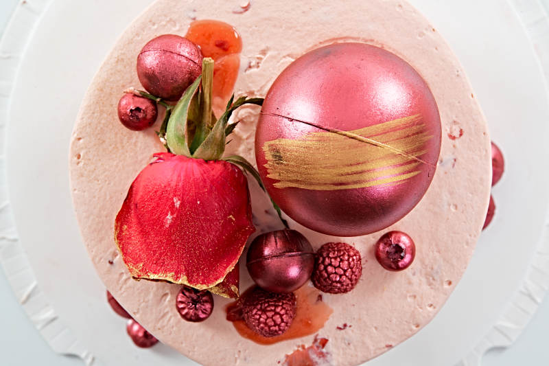 罗马的秘密玫瑰香味乳脂鲜奶婚礼蛋糕图片