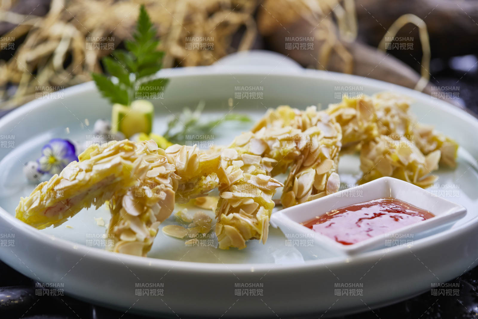 茄泥虾仁杏仁饼图片