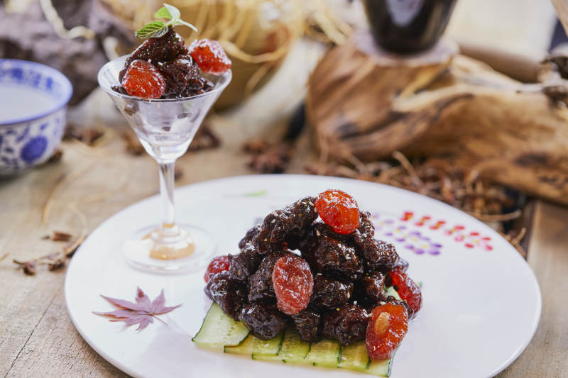 梅爆牛仔粒牛肉图片