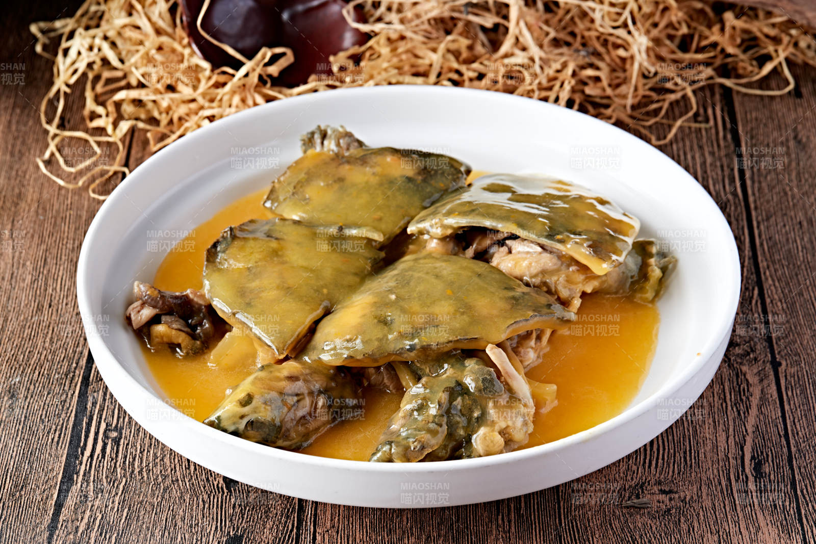 浓汤炖甲鱼图片