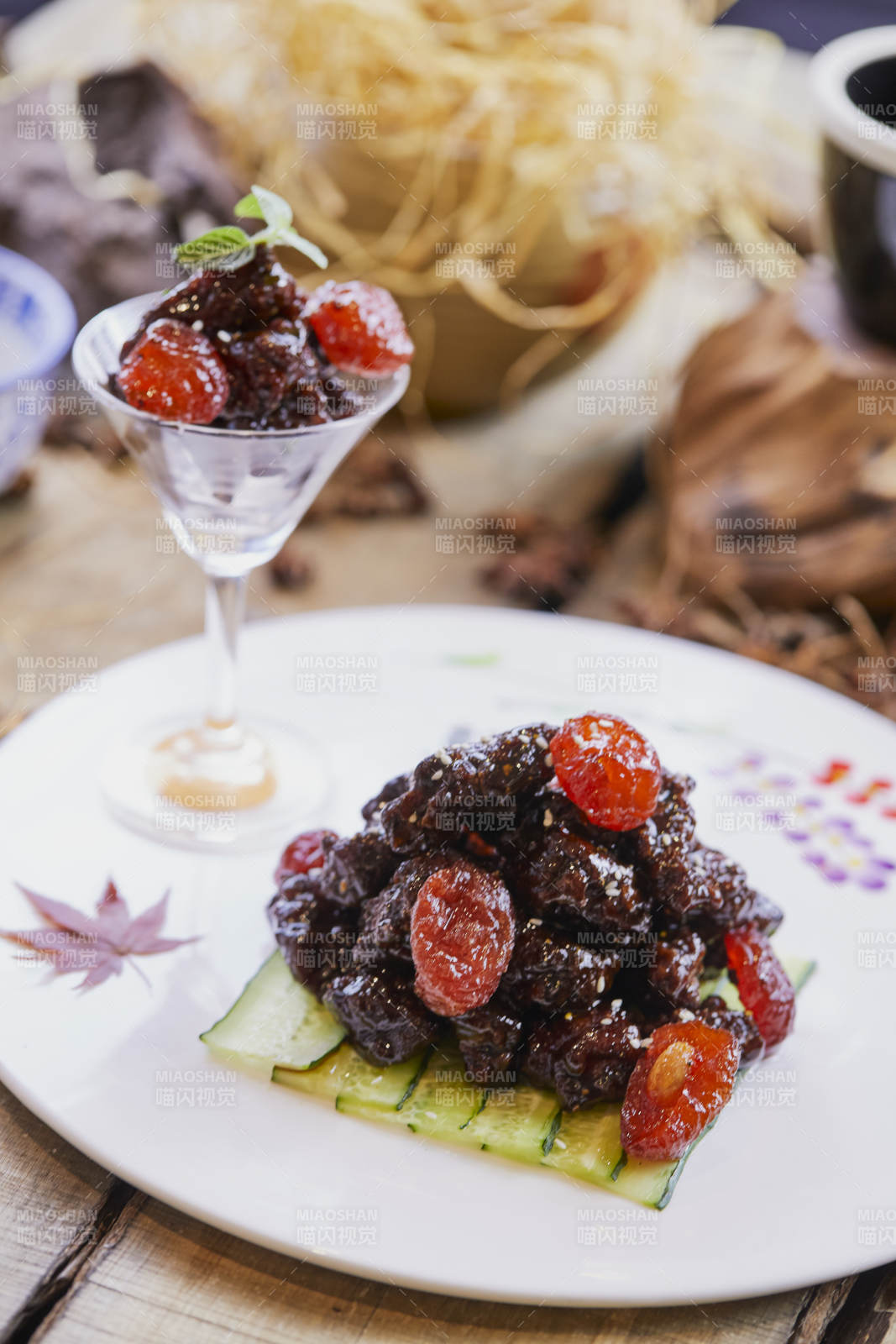 梅爆牛仔粒牛肉图片