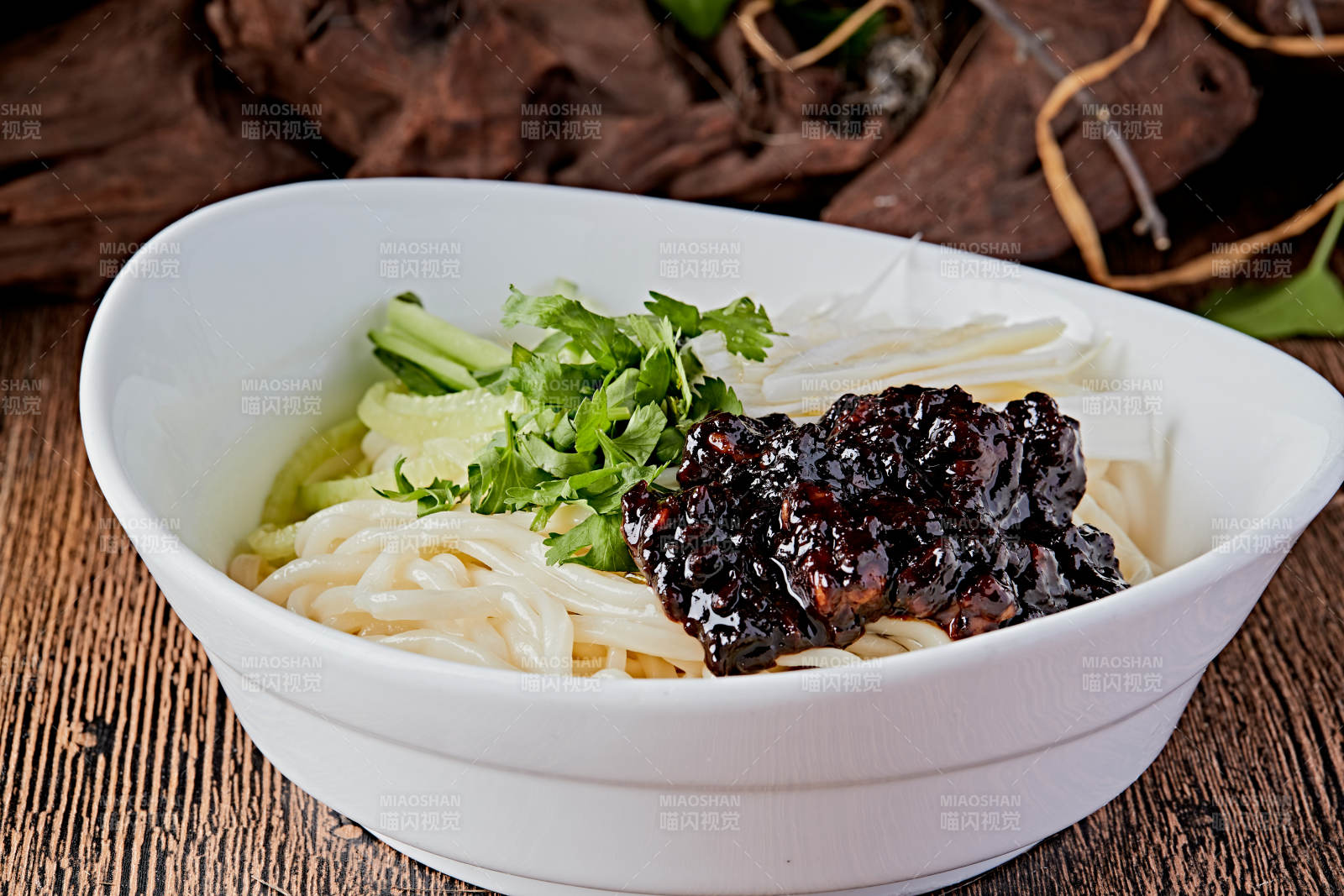 老北京肉丁炸酱面图片