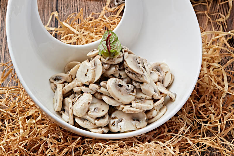 炝拌塞外白口蘑图片