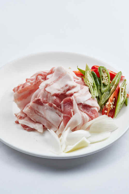 半成品食材杭椒五花肉图片