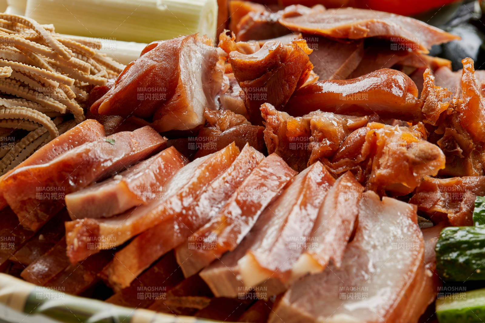 竹制笸箩装的农家大丰收图片