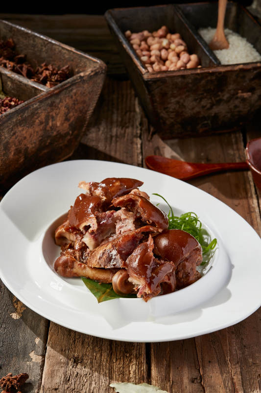 手撕卤猪蹄图片