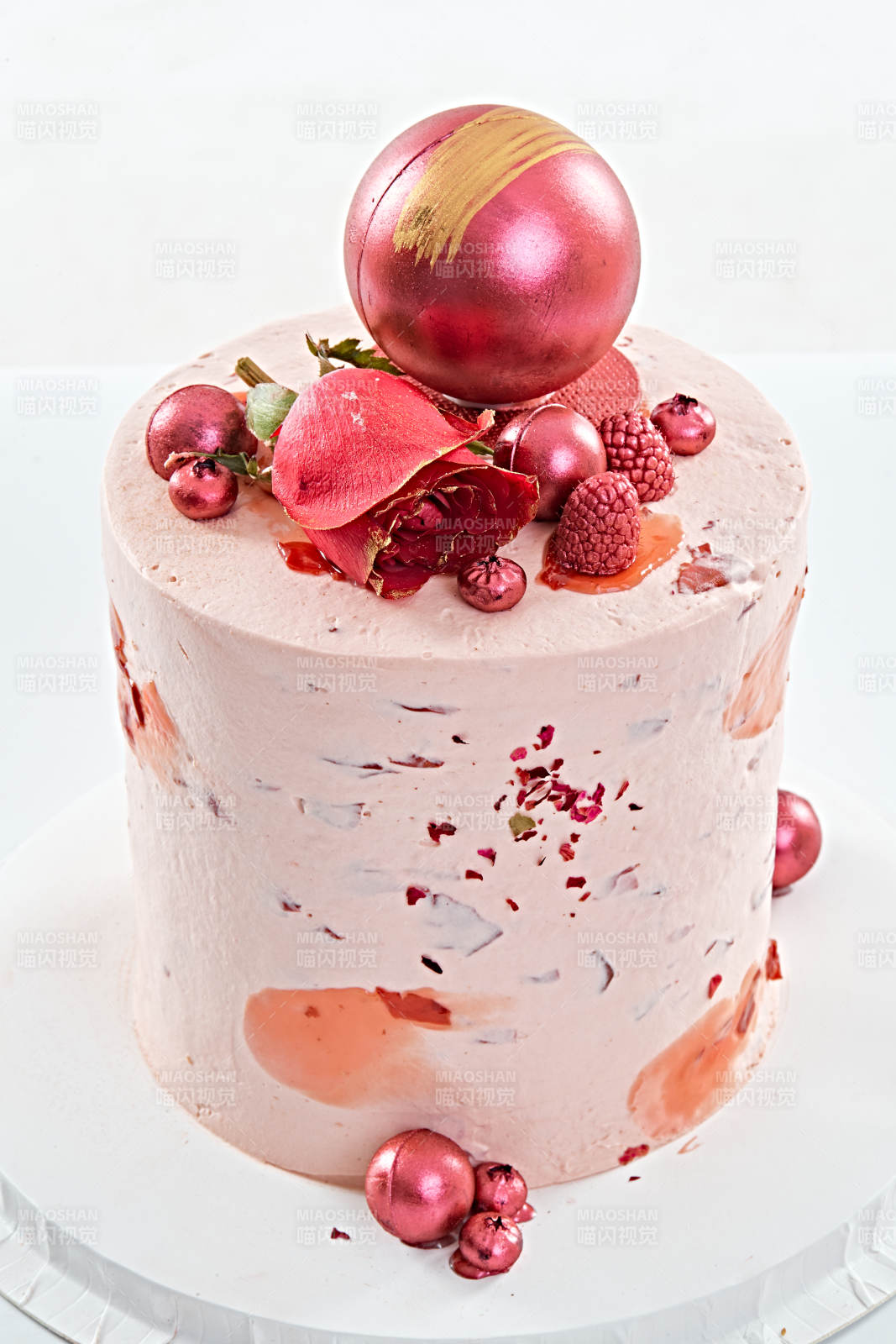 罗马的秘密玫瑰香味乳脂鲜奶婚礼蛋糕图片