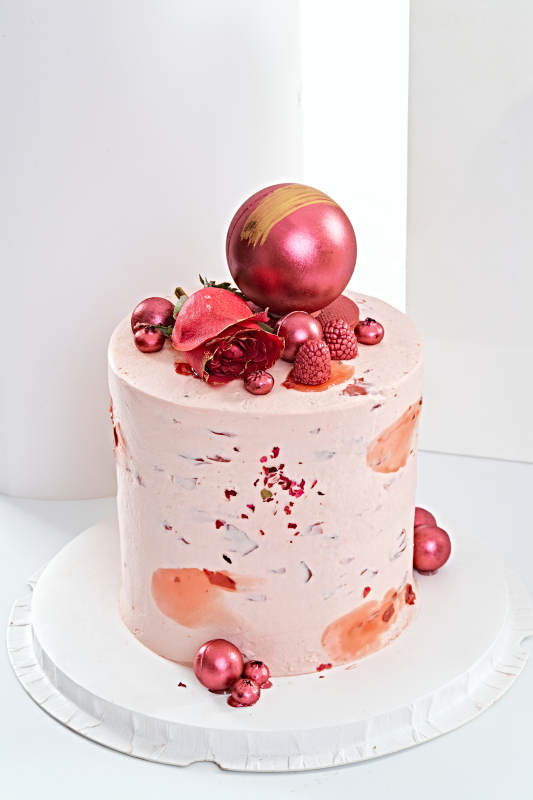 罗马的秘密玫瑰香味乳脂鲜奶婚礼蛋糕图片