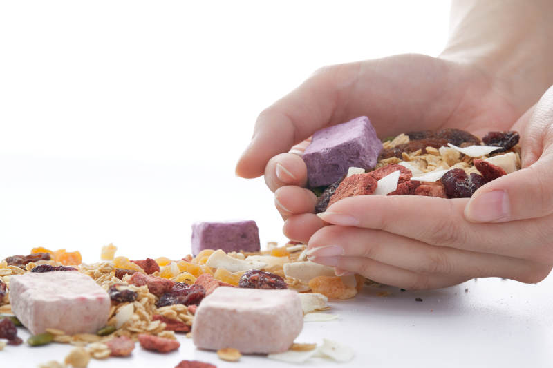 美味健康的营养早餐坚果混合烤燕麦图片