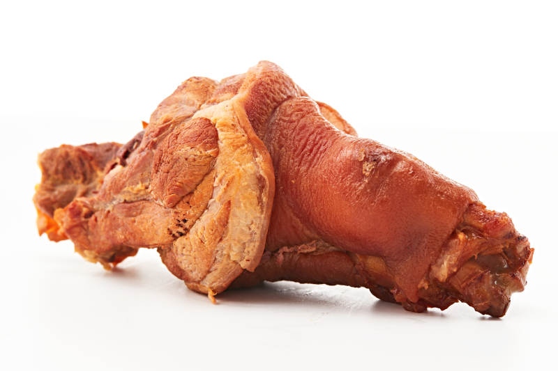 烟熏小香猪肘子图片