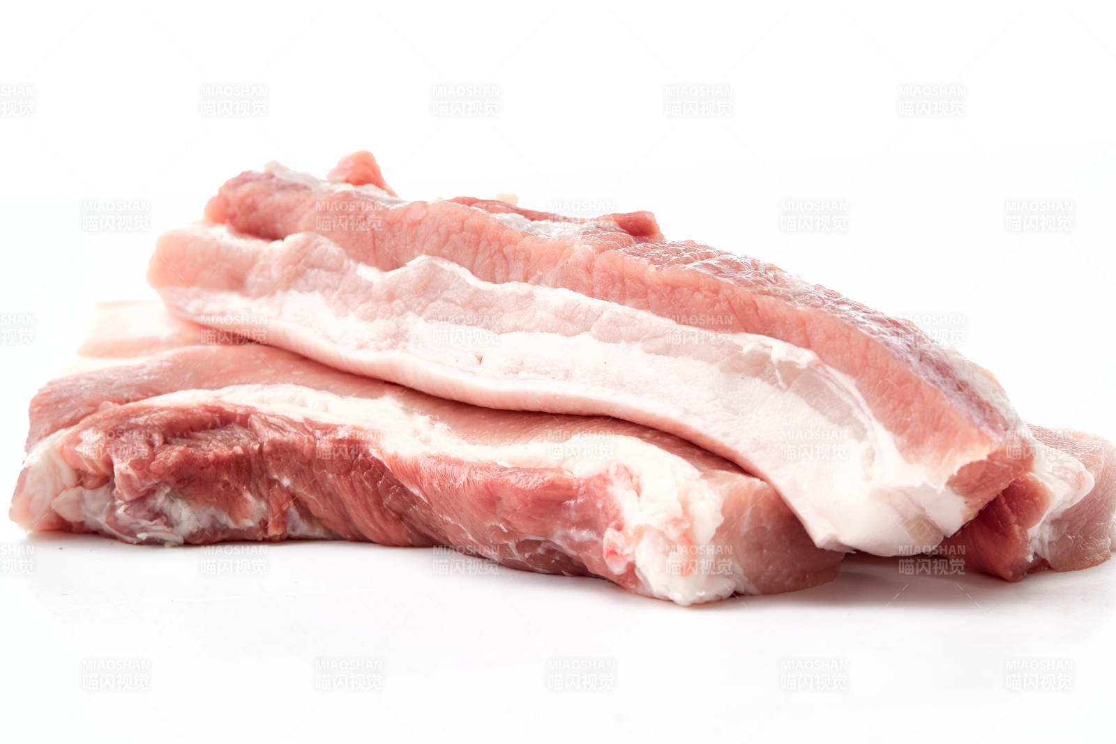 检疫合格的屠宰生鲜猪肉图片