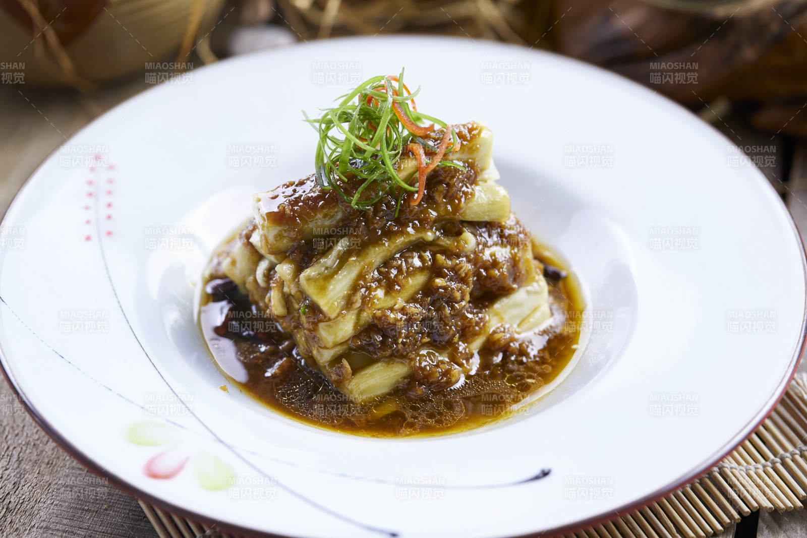 精美凉菜蒜泥茄子图片