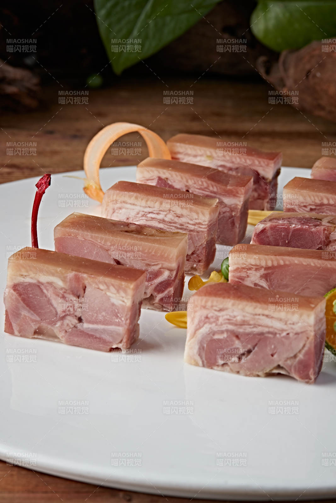 五香压肘花图片