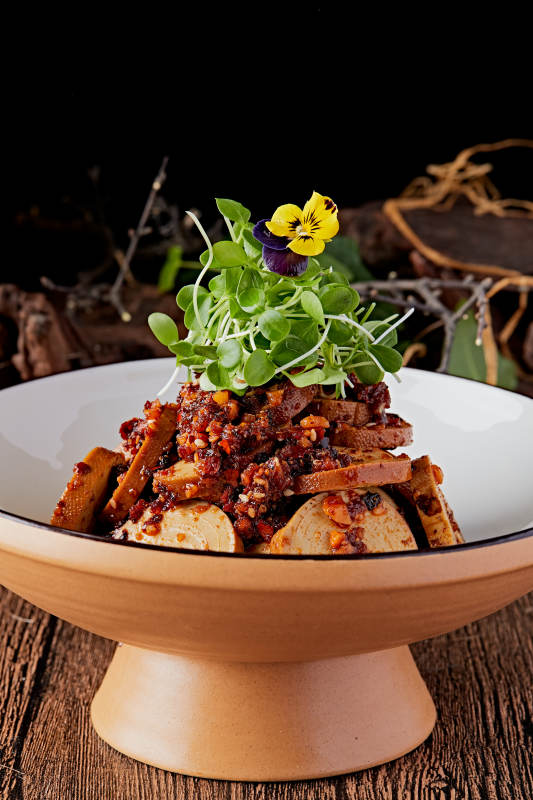 豆苗辣酱熏豆皮卷图片