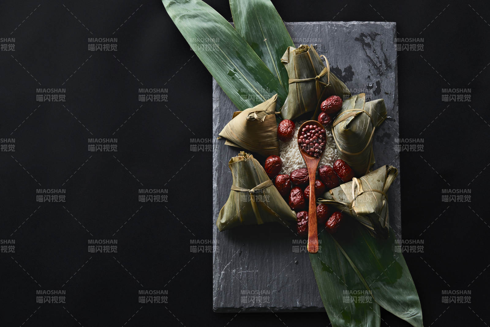 端午节的粽子和原材料图片