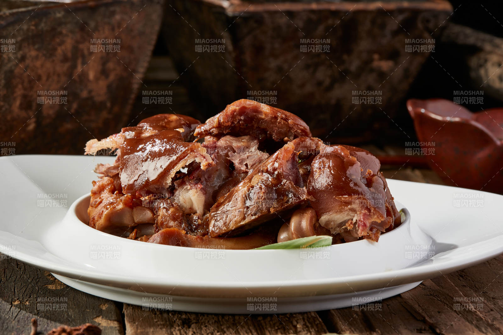 手撕卤猪蹄图片