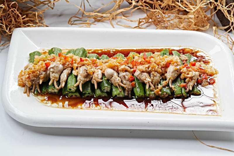 剁椒浇汁秋葵蒸蛏子图片