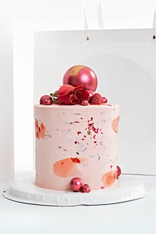 罗马的秘密玫瑰香味乳脂鲜奶婚礼蛋糕图片