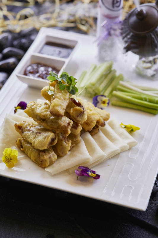 裹面香炸猪肘花配卷饼图片