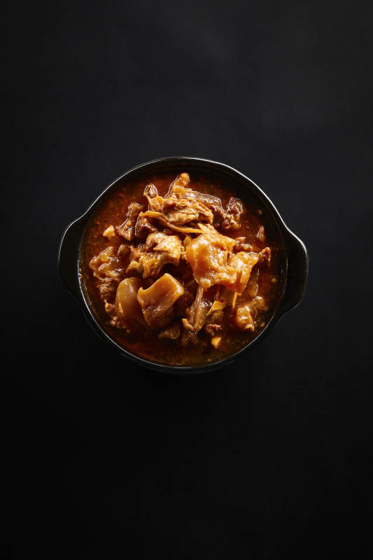 家常酱炖牛筋头巴脑图片