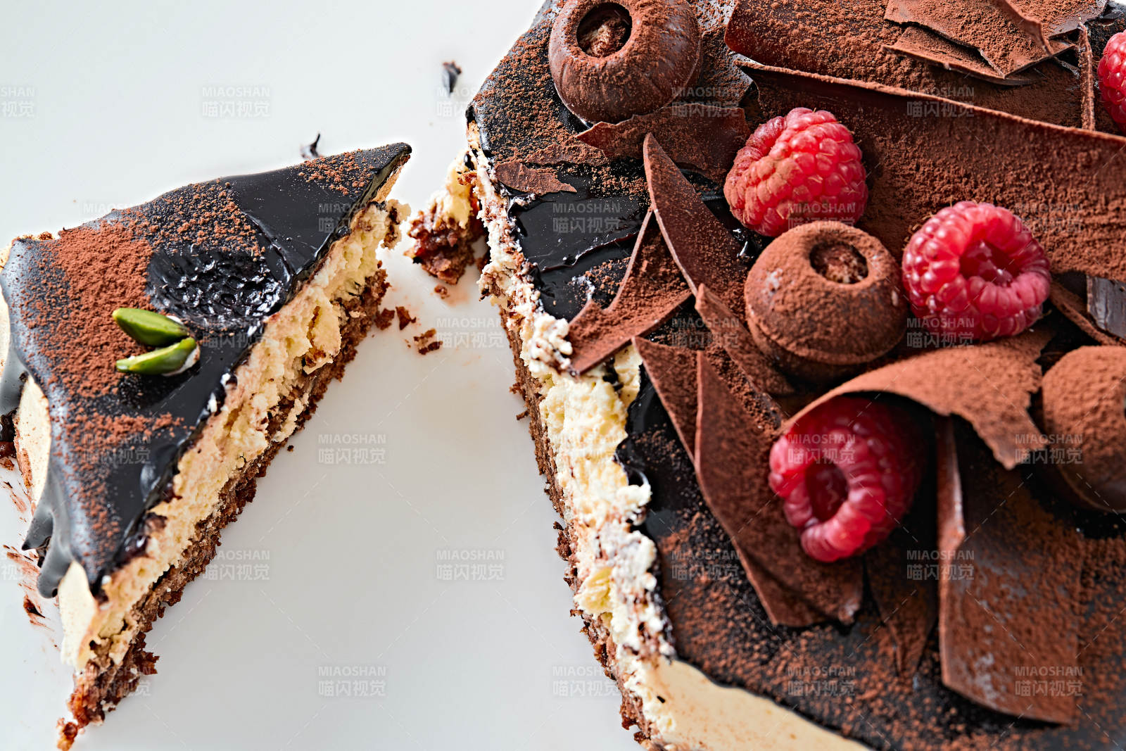 可可撒粉黑巧克力奶酪慕斯蛋糕图片