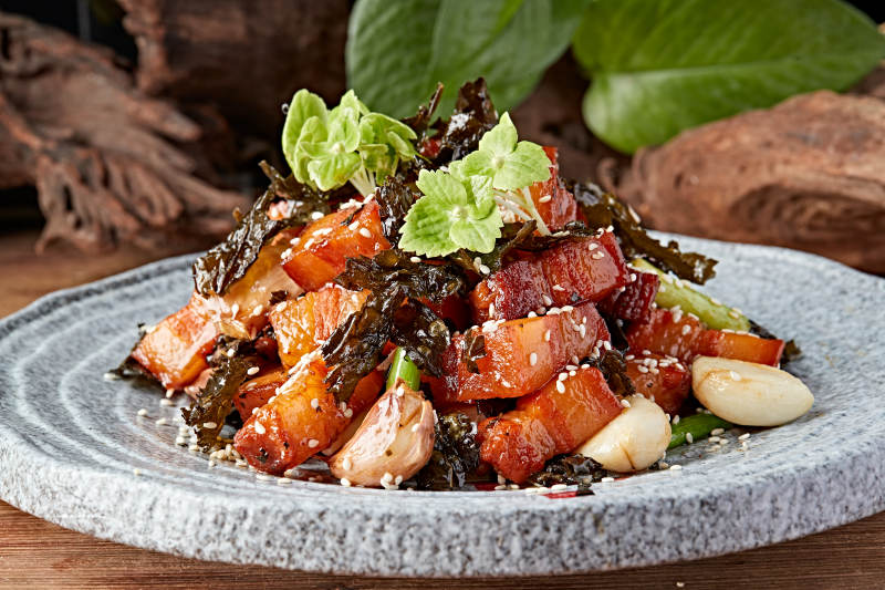 龙井蒜香红烧肉图片