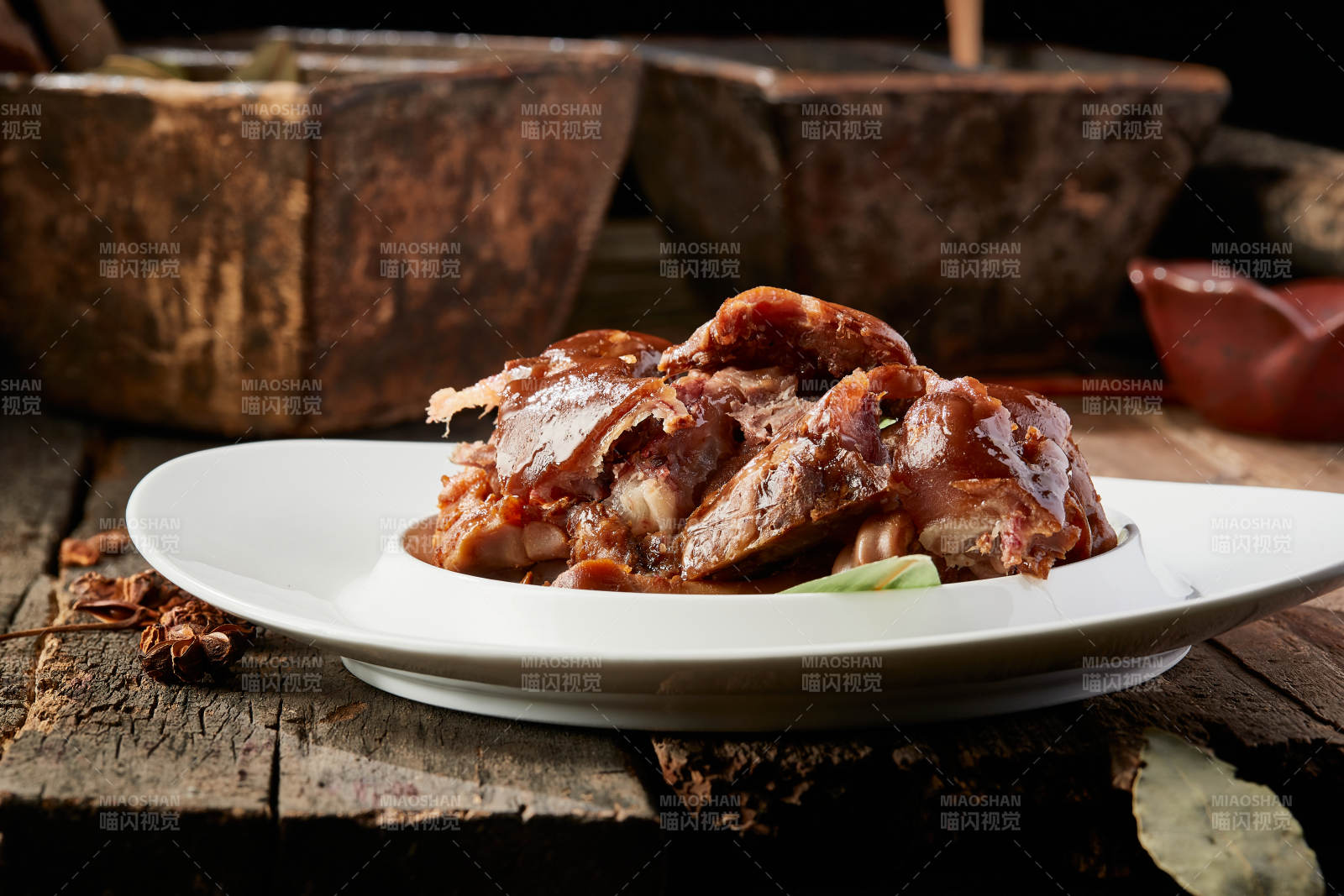 手撕卤猪蹄图片