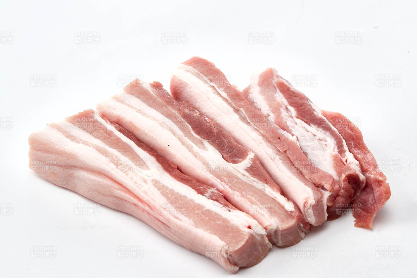 检疫合格的屠宰生鲜猪肉图片