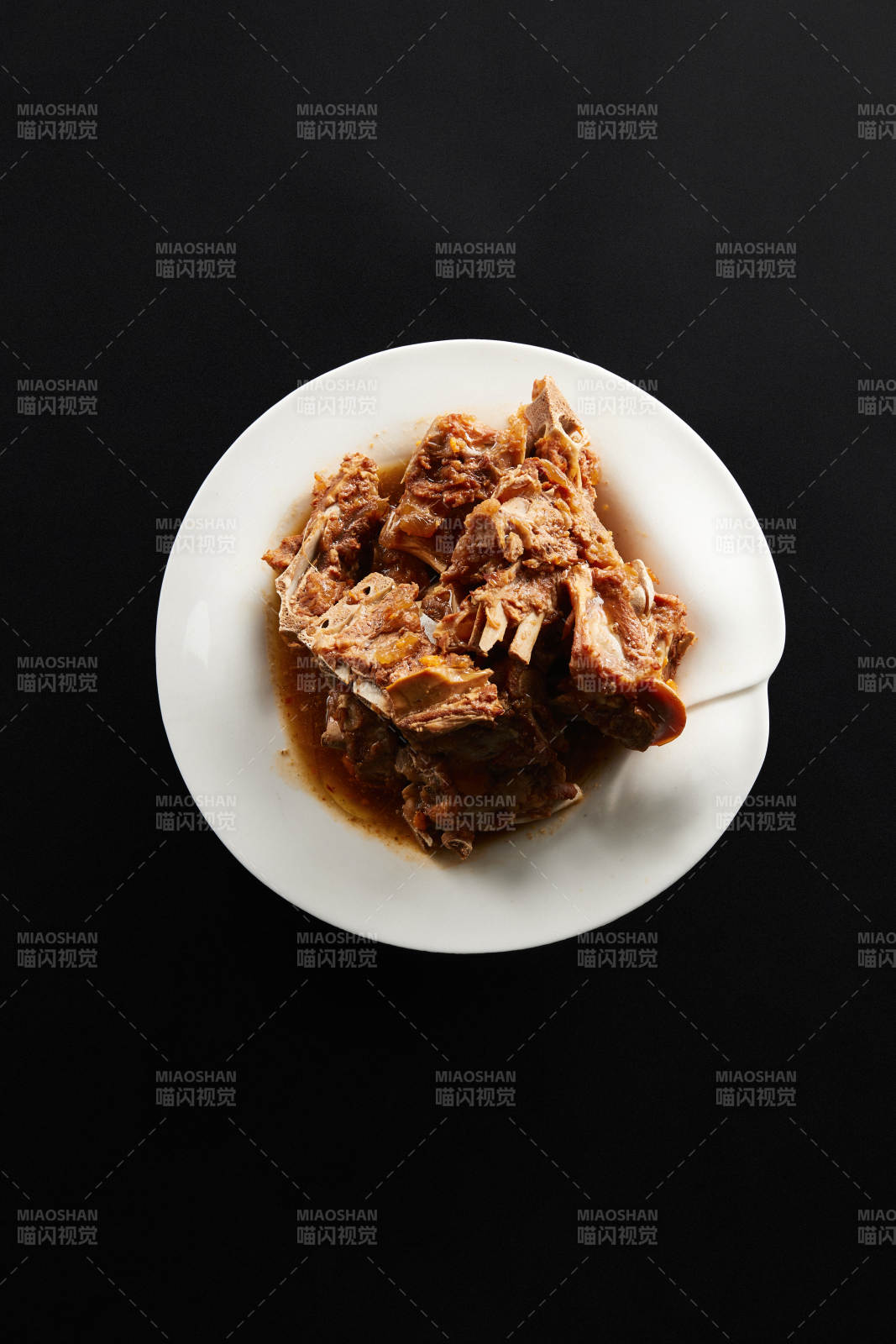 家常酱炖牛筋头巴脑图片