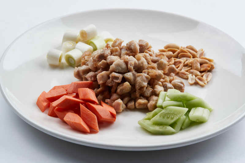 半成品食材宫保鸡丁配料图片