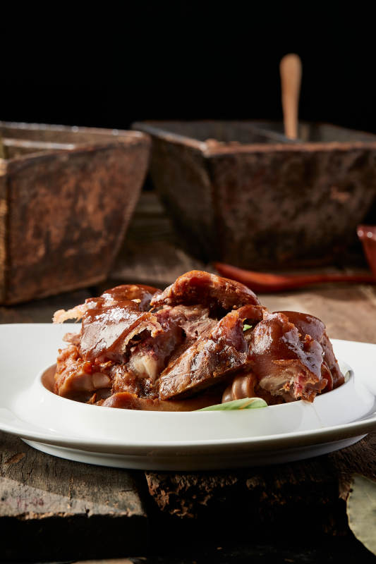 手撕卤猪蹄图片