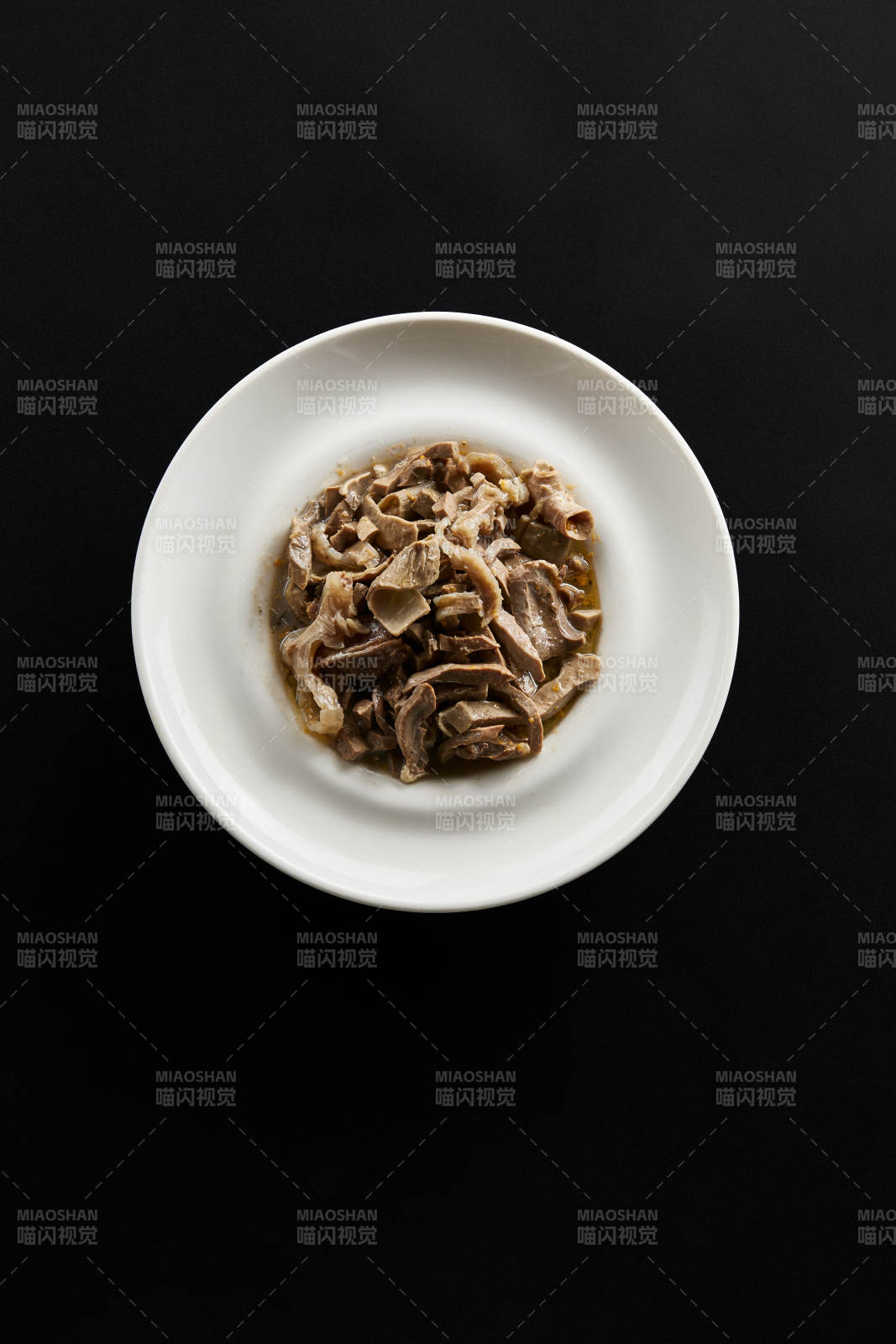 家常酱炖牛筋头巴脑图片