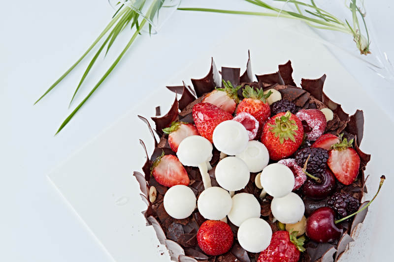 法式鲜果浓香黑森林巧克力生日蛋糕图片