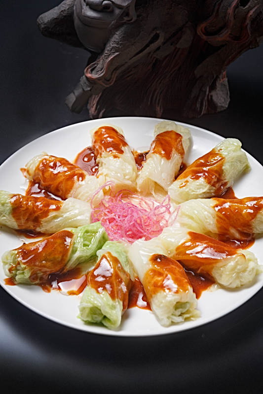 包菜浇汁蒸水晶大虾卷图片