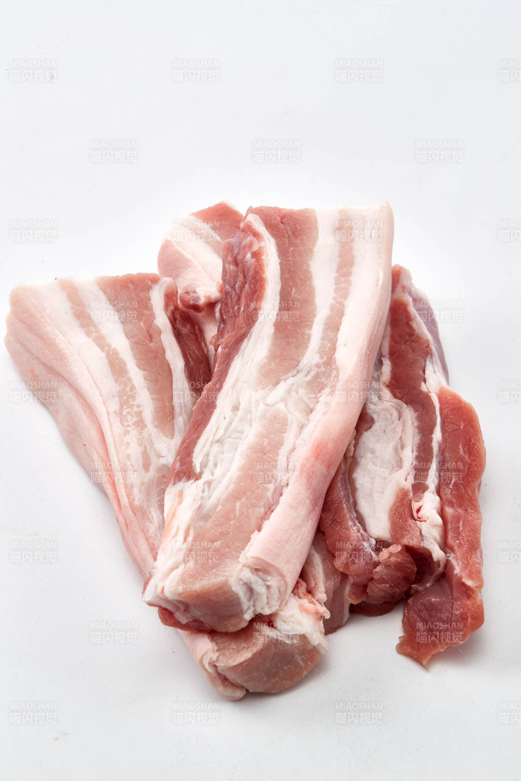 检疫合格的屠宰生鲜猪肉图片