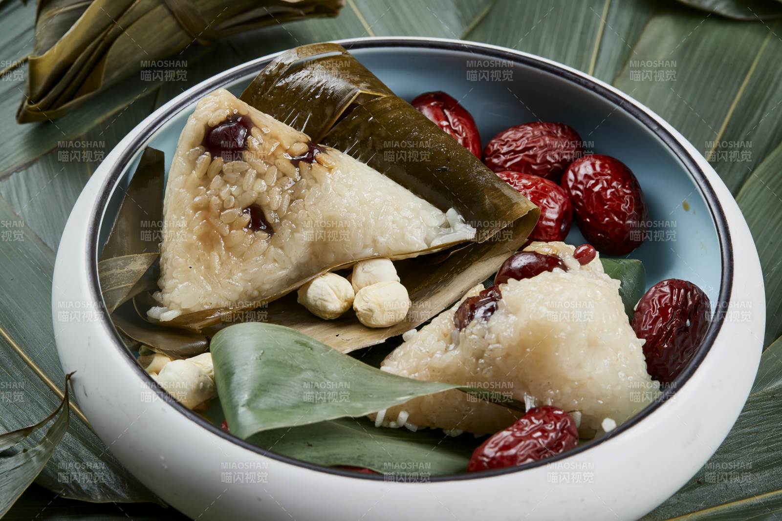 端午节的粽子和原材料图片