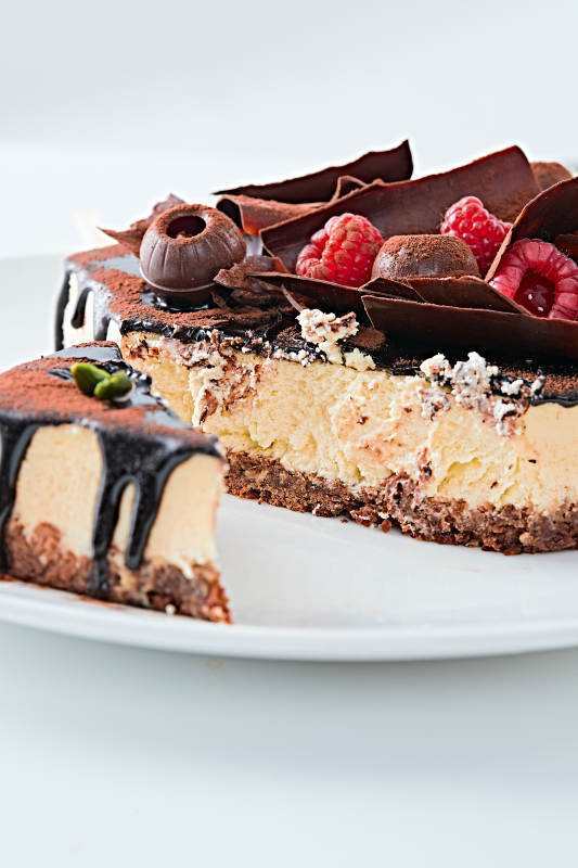 可可撒粉黑巧克力奶酪慕斯蛋糕图片